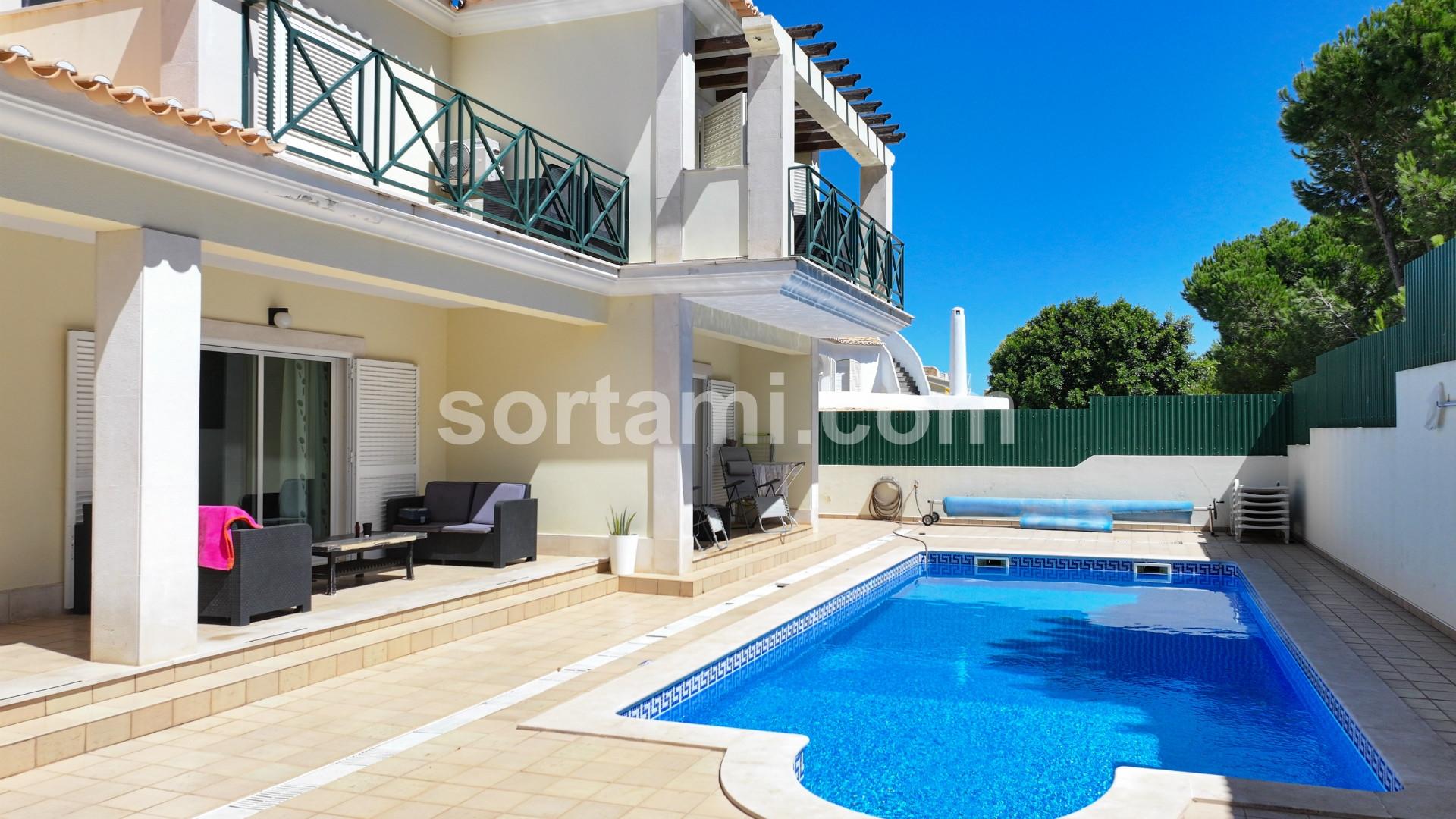 Moradia Isolada T5 Venda em Albufeira e Olhos de Água,Albufeira