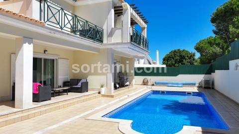 Moradia Isolada T5 Venda em Albufeira e Olhos de Água,Albufeira