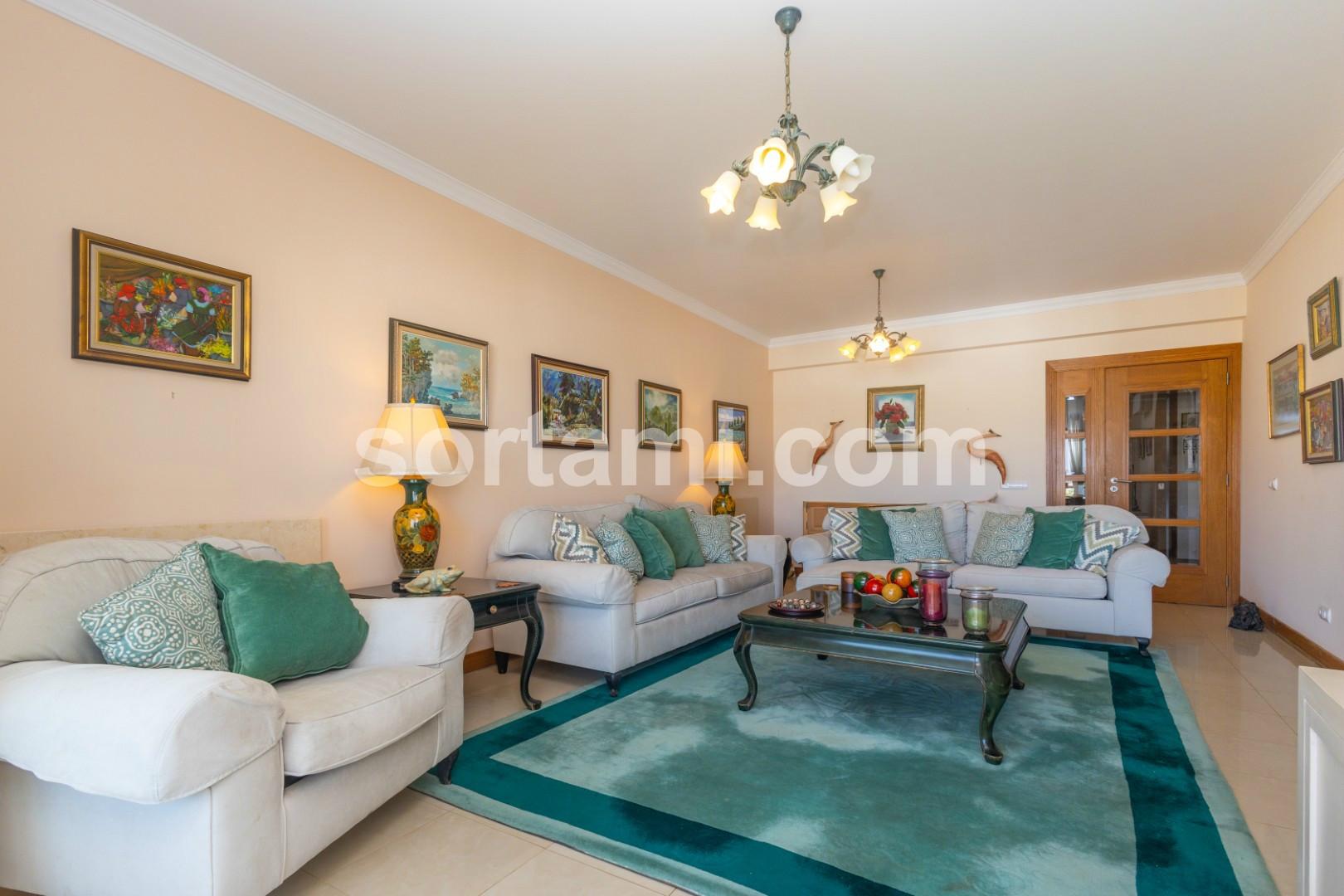 Apartamento T3 Venda em Quarteira,Loulé