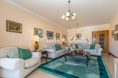 Apartamento T3 Venda em Quarteira,Loulé