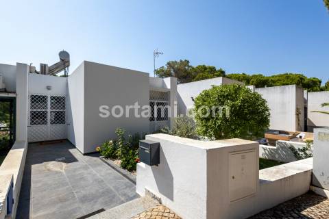 Moradia em Banda T1+1 Venda em Quarteira,Loulé