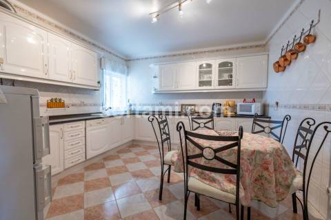 Apartamento T4 Venda em Quarteira,Loulé