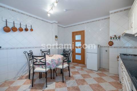 Apartamento T4 Venda em Quarteira,Loulé