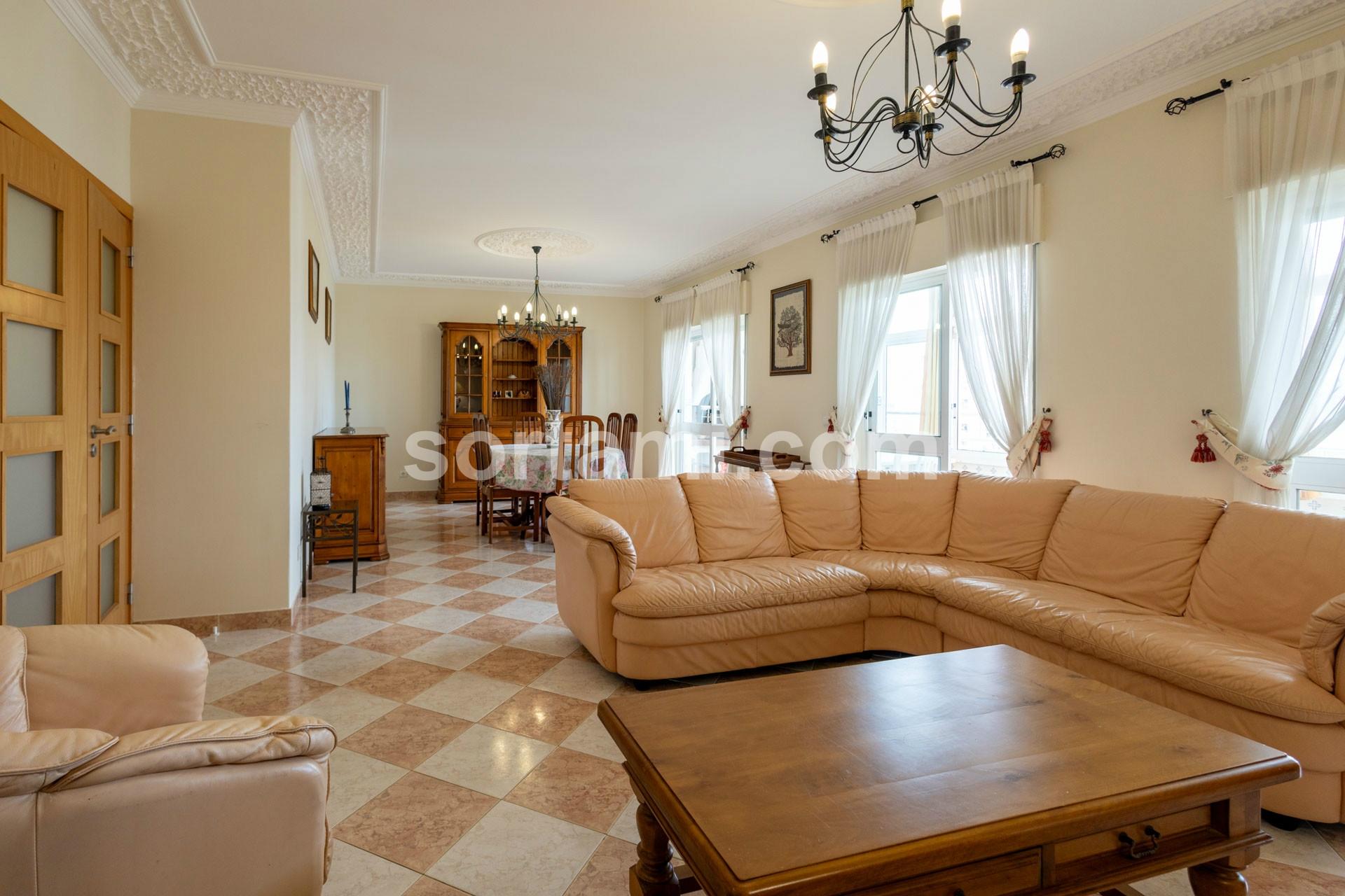 Apartamento T4 Venda em Quarteira,Loulé