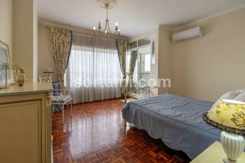 Apartamento T4 Venda em Quarteira,Loulé