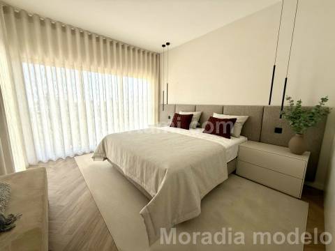 Moradia Geminada T3+1 Venda em Estômbar e Parchal,Lagoa (Algarve)