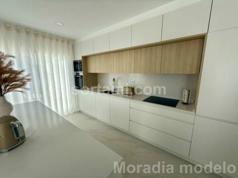 Moradia Geminada T3+1 Venda em Estômbar e Parchal,Lagoa (Algarve)