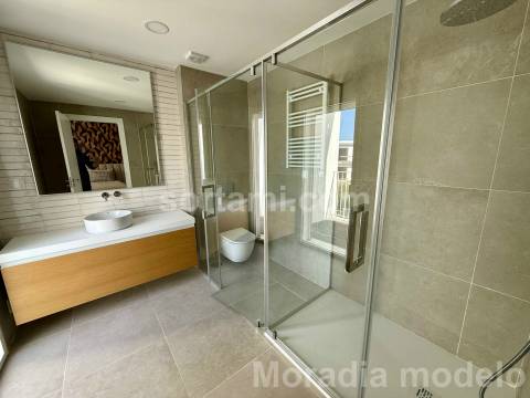 Moradia Geminada T3+1 Venda em Estômbar e Parchal,Lagoa (Algarve)