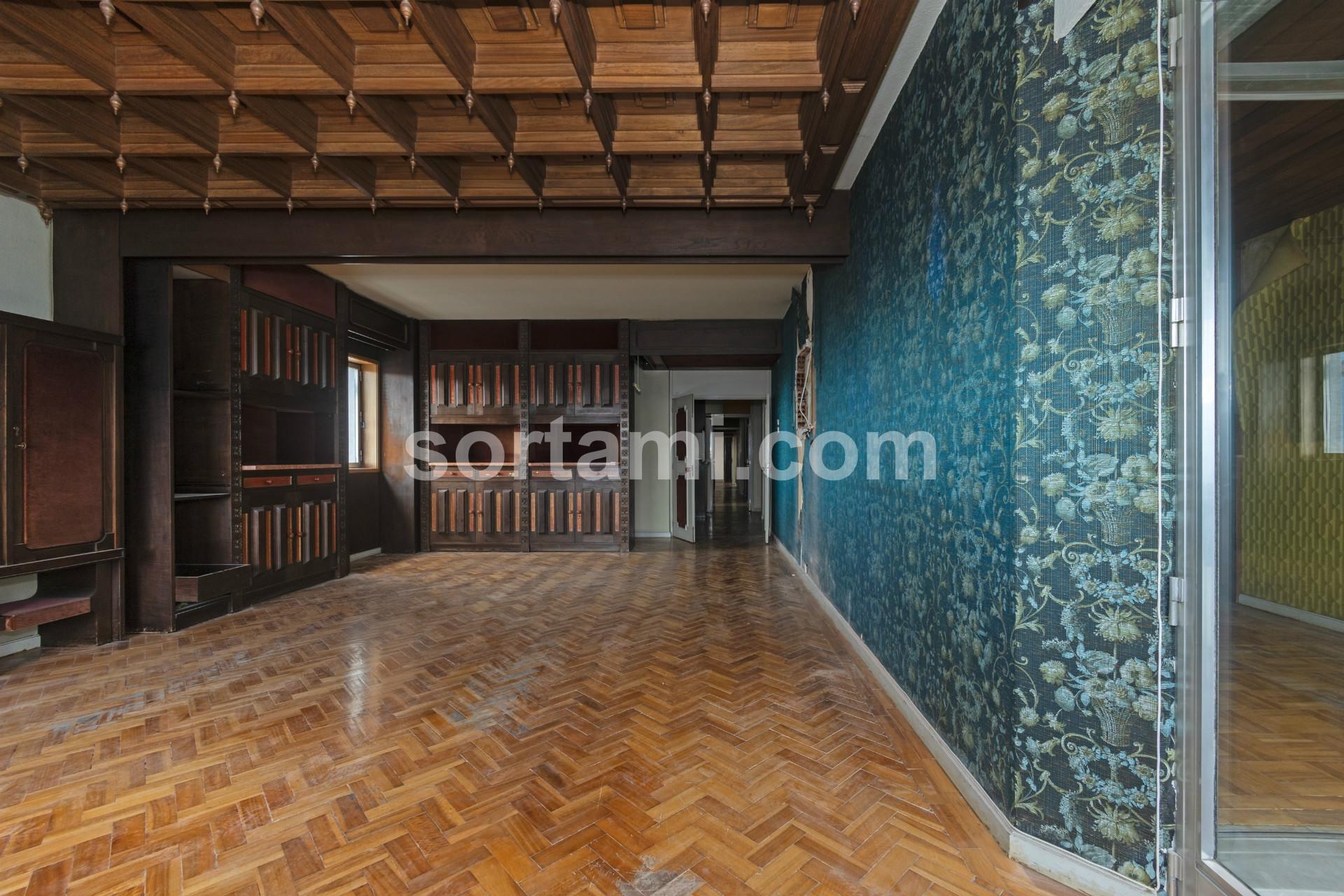 Apartamento T5 Venda em Cedofeita, Santo Ildefonso, Sé, Miragaia, São Nicolau e Vitória,Porto