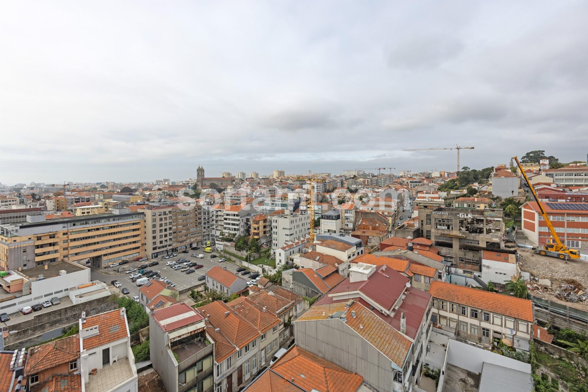 Apartamento T5 Venda em Cedofeita, Santo Ildefonso, Sé, Miragaia, São Nicolau e Vitória,Porto