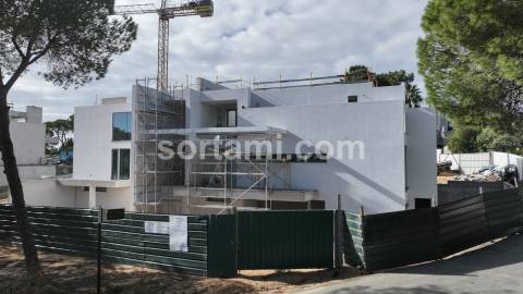 Moradia Isolada T4 Venda em Quarteira,Loulé