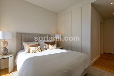 Apartamento T4 Arrendamento em Quarteira,Loulé