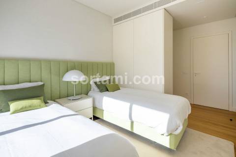 Apartamento T4 Arrendamento em Quarteira,Loulé