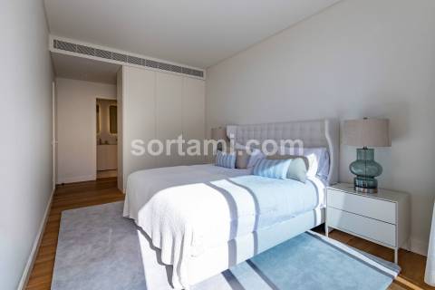 Apartamento T4 Arrendamento em Quarteira,Loulé