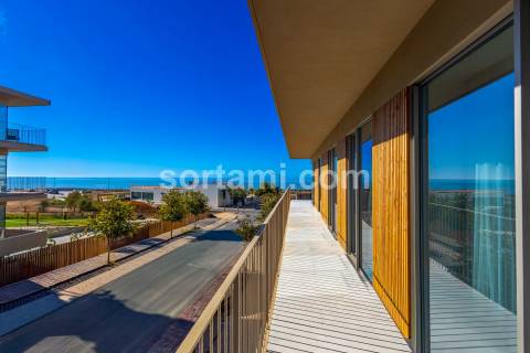 Apartamento T4 Arrendamento em Quarteira,Loulé