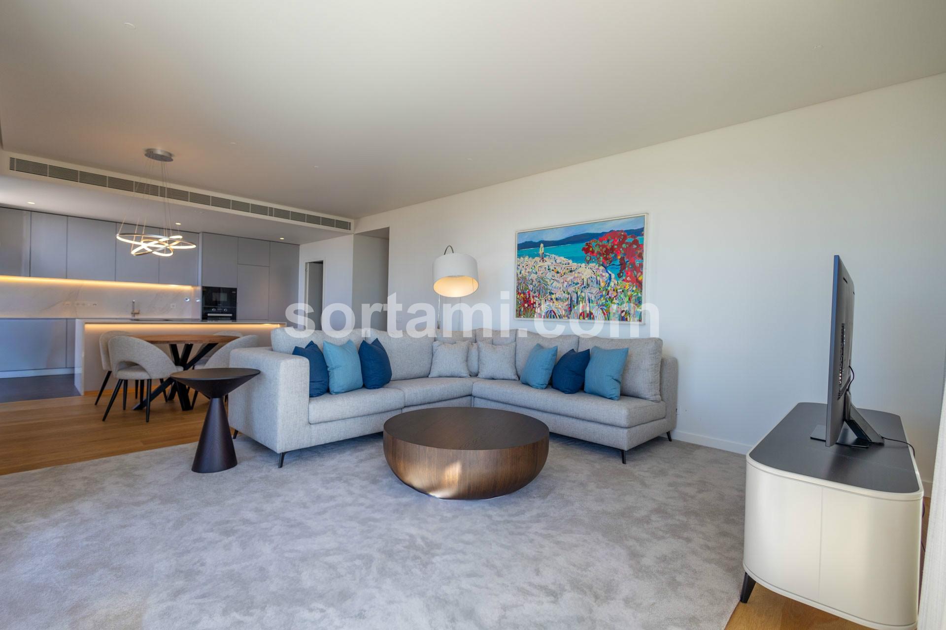 Apartamento T4 Arrendamento em Quarteira,Loulé