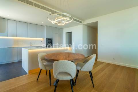 Apartamento T4 Arrendamento em Quarteira,Loulé