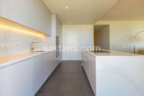 Apartamento T4 Arrendamento em Quarteira,Loulé