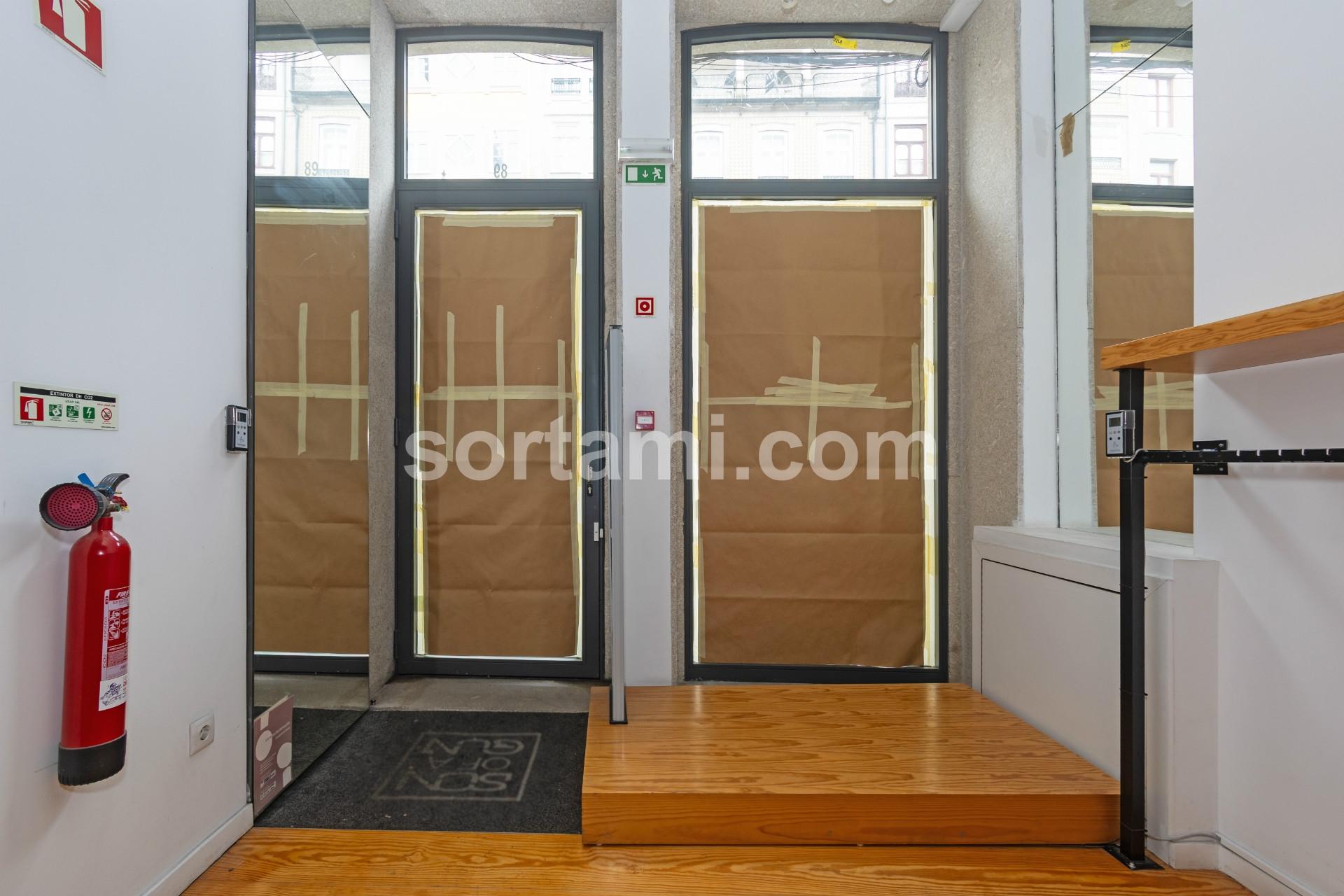 Loja  Arrendamento em Cedofeita, Santo Ildefonso, Sé, Miragaia, São Nicolau e Vitória,Porto