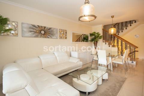 Moradia em Banda T2+2 Venda em Quarteira,Loulé