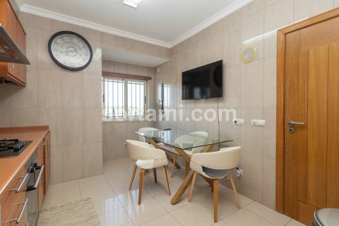 Moradia em Banda T2+2 Venda em Quarteira,Loulé