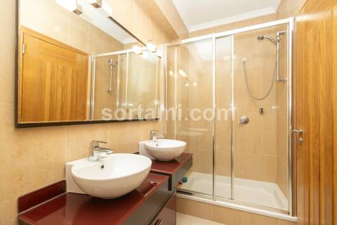 Moradia em Banda T2+2 Venda em Quarteira,Loulé