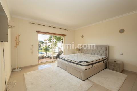 Moradia em Banda T2+2 Venda em Quarteira,Loulé