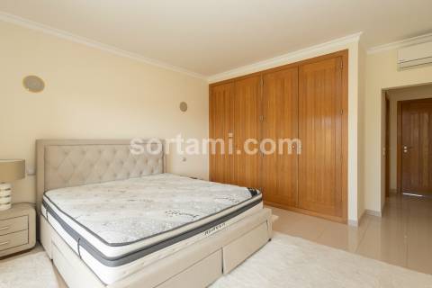 Moradia em Banda T2+2 Venda em Quarteira,Loulé