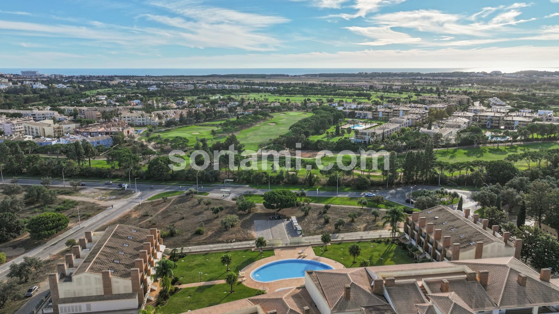 Moradia em Banda T2+2 Venda em Quarteira,Loulé