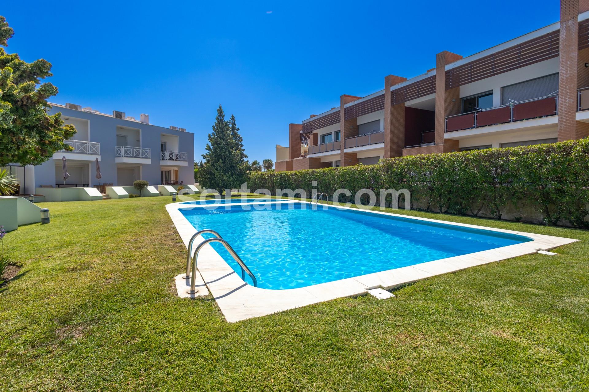 Moradia em Banda T2 Venda em Quarteira,Loulé