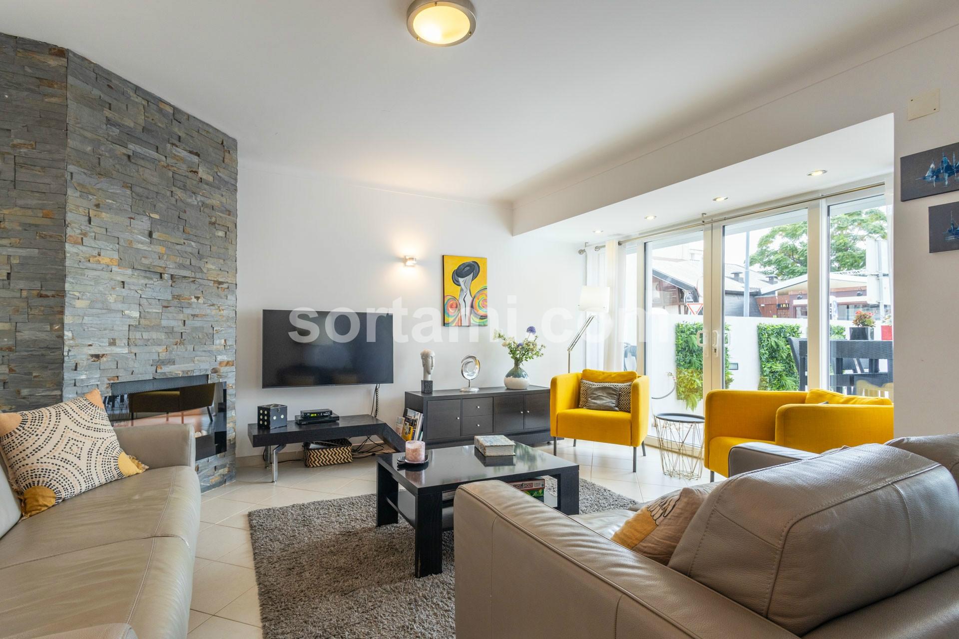 Moradia em Banda T2+1 Venda em Quarteira,Loulé