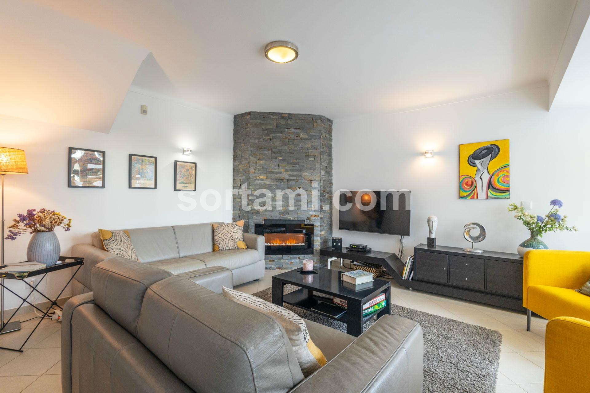 Moradia em Banda T2+1 Venda em Quarteira,Loulé