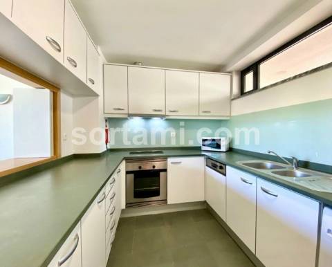Apartamento T2 Arrendamento em Quarteira,Loulé