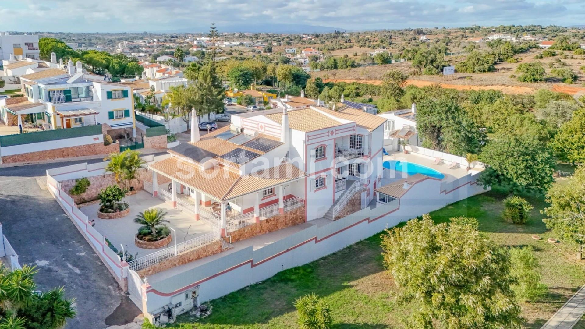 Moradia Isolada T4+1 Venda em Guia,Albufeira