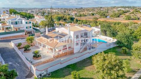 Moradia Isolada T4+1 Venda em Guia,Albufeira