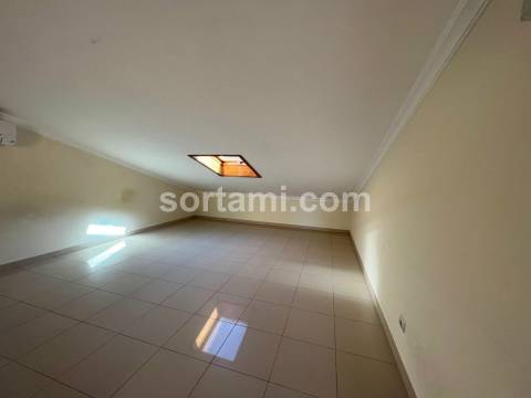 Apartamento T2+2 Venda em Quarteira,Loulé