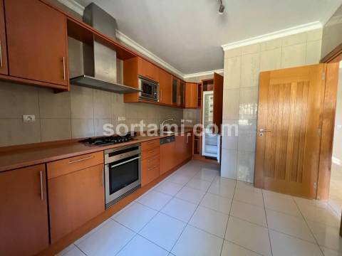 Apartamento T2+2 Venda em Quarteira,Loulé