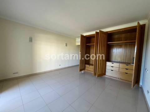 Apartamento T2+2 Venda em Quarteira,Loulé