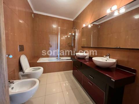 Apartamento T2+2 Venda em Quarteira,Loulé