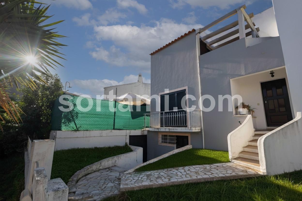Moradia Geminada T2+2 Venda em Quarteira,Loulé
