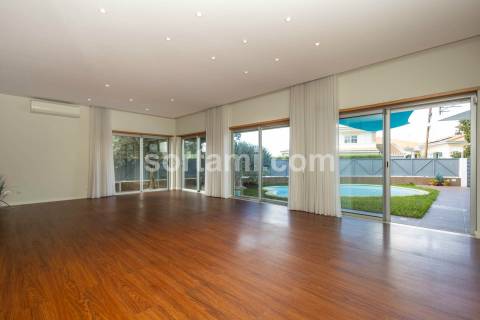 Moradia Isolada T5 Venda em Alvor,Portimão