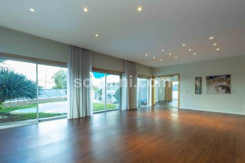 Moradia Isolada T5 Venda em Alvor,Portimão