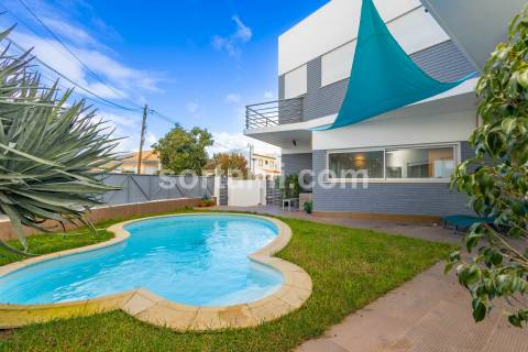 Moradia Isolada T5 Venda em Alvor,Portimão