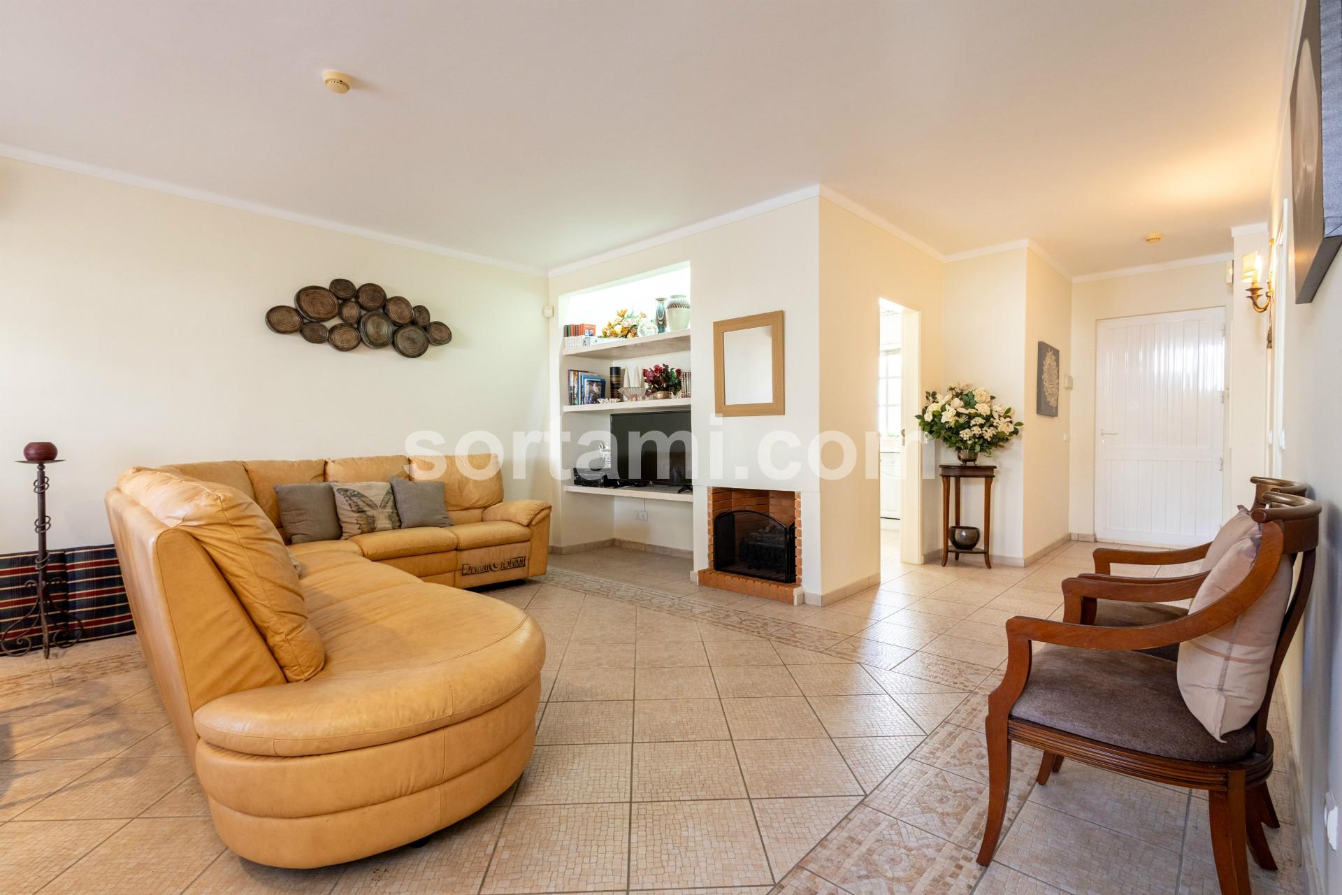 Moradia em Banda T3 Venda em Quarteira,Loulé