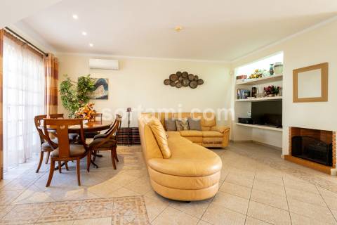 Moradia em Banda T3 Venda em Quarteira,Loulé