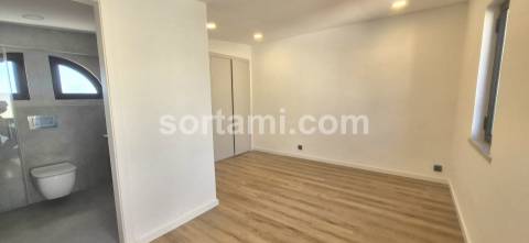 Moradia Geminada T3 Venda em Quarteira,Loulé