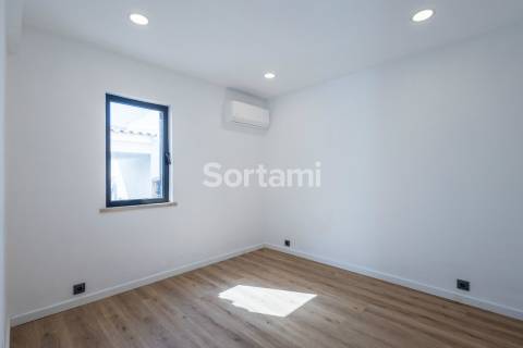 Moradia Geminada T3 Venda em Quarteira,Loulé