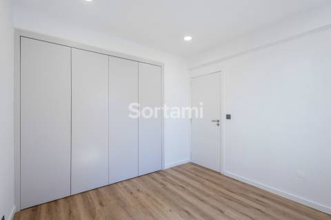 Moradia Geminada T3 Venda em Quarteira,Loulé