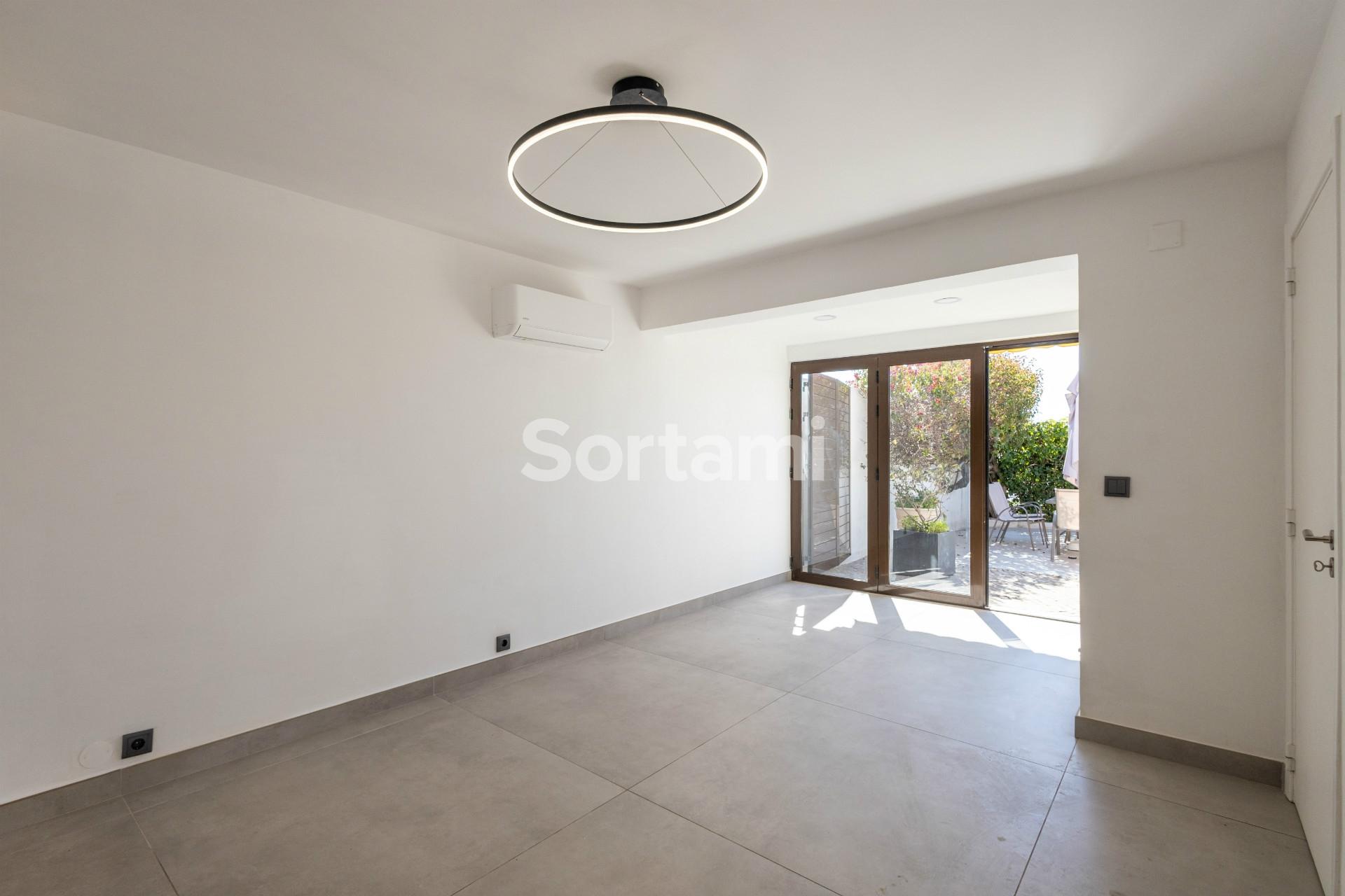 Moradia Geminada T3 Venda em Quarteira,Loulé