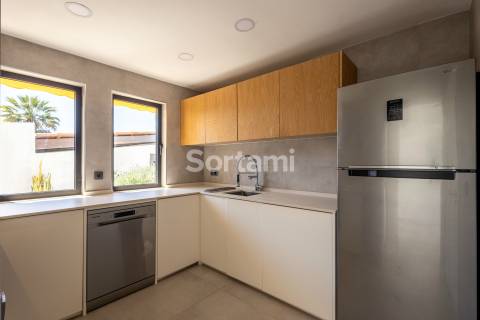 Moradia Geminada T3 Venda em Quarteira,Loulé